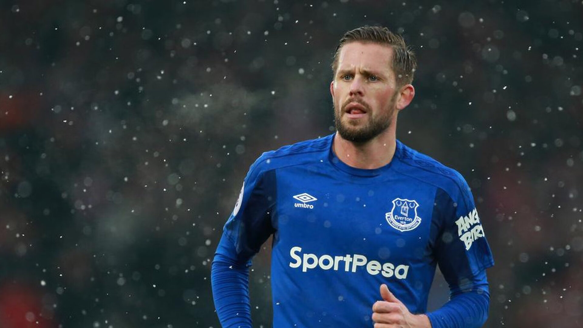 星空体育官网下载-球坛趣闻：那些令人难忘的“奇葩”瞬间